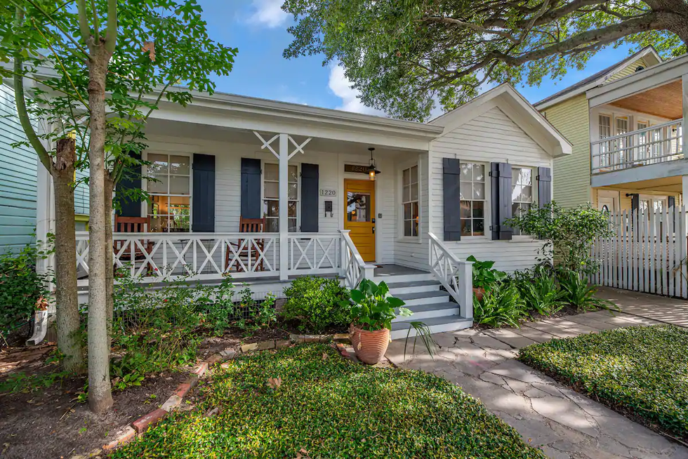 The exterior of Pineapple Cottage in Galveston, TX.