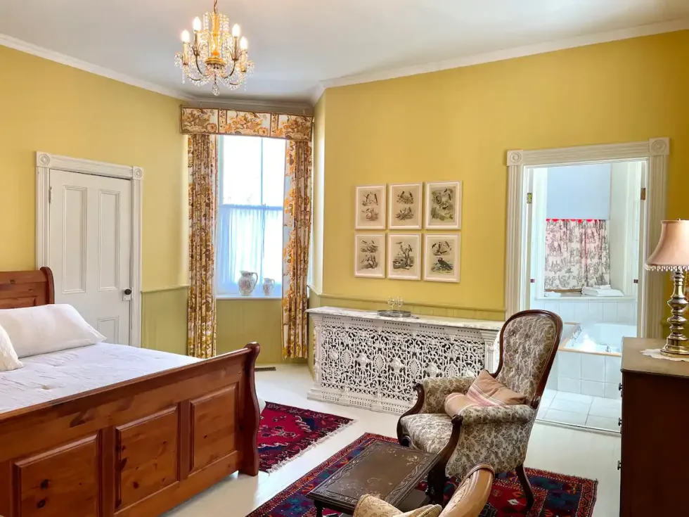 The Garden Room in the Chrysler House Heritage Inn.