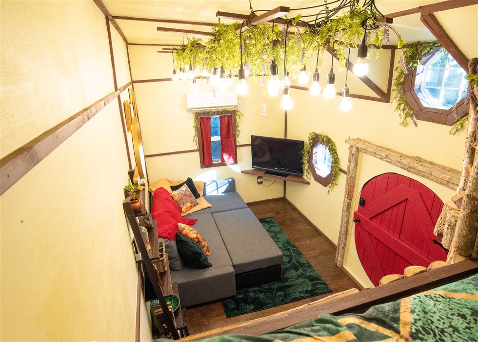 The living room inside Hobbit's Hollow.
