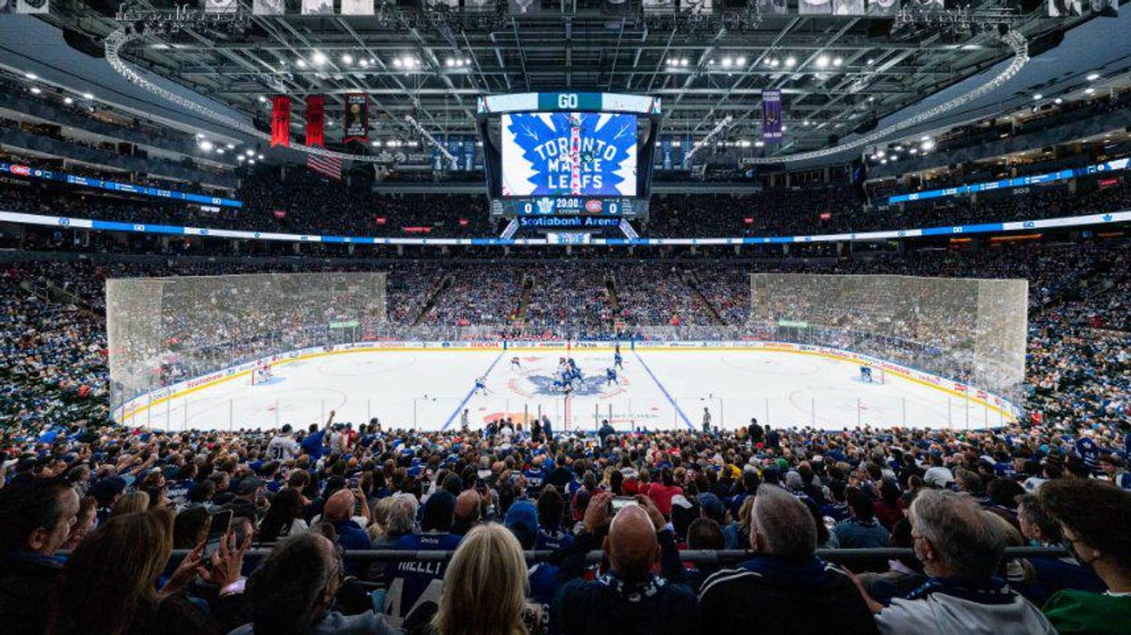 The Maple Leafs Game Had Stands Jam-Packed Last Night & It's 2019 All Over Again (PHOTOS)