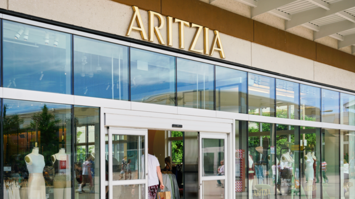 The outside of an Aritzia.