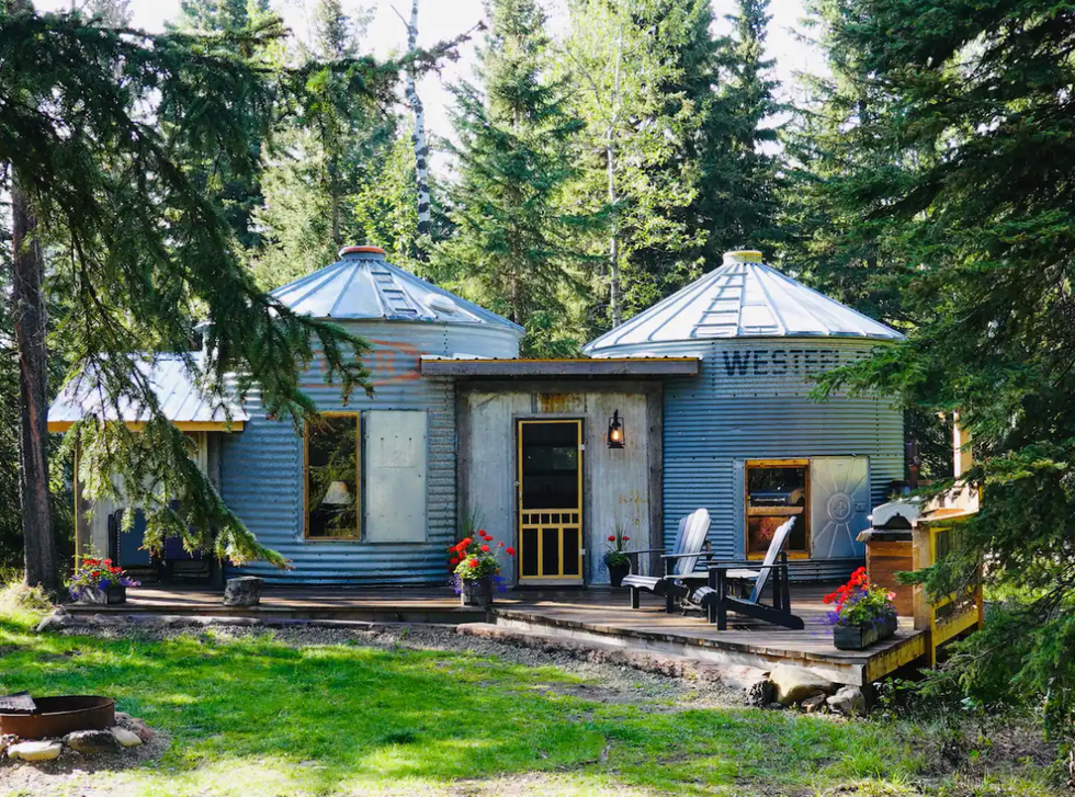 The outside of Tin Bins Cabin.
