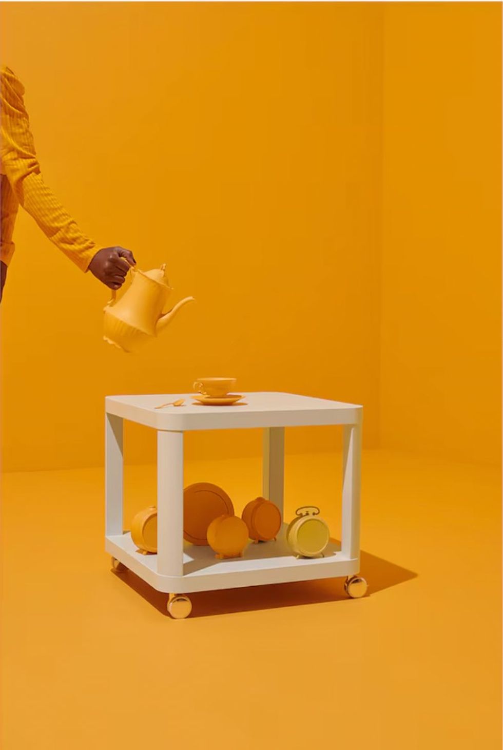 The TINGBY side table with accessories.