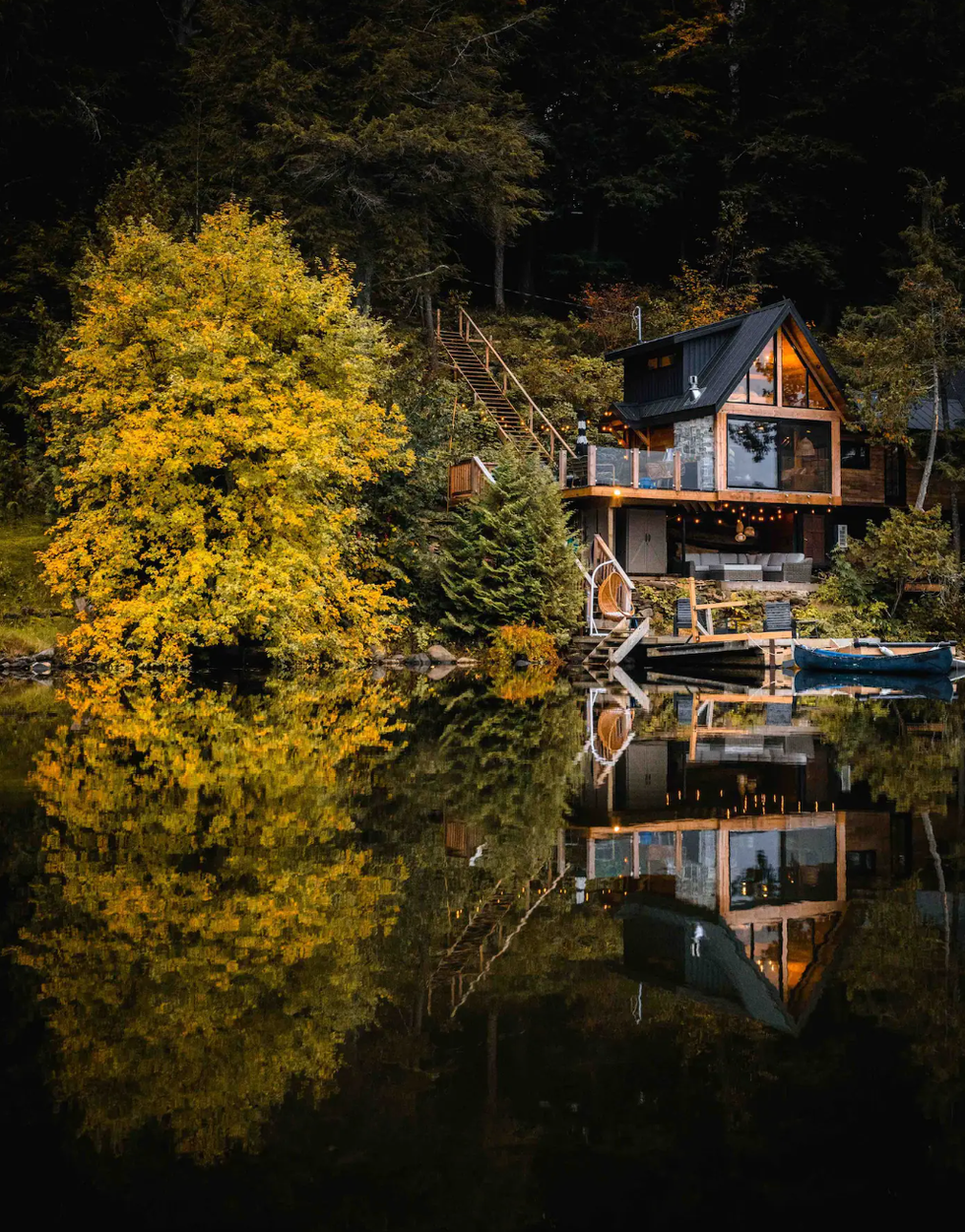 The Water\u2019s Edge Unique Muskoka Treehouse.