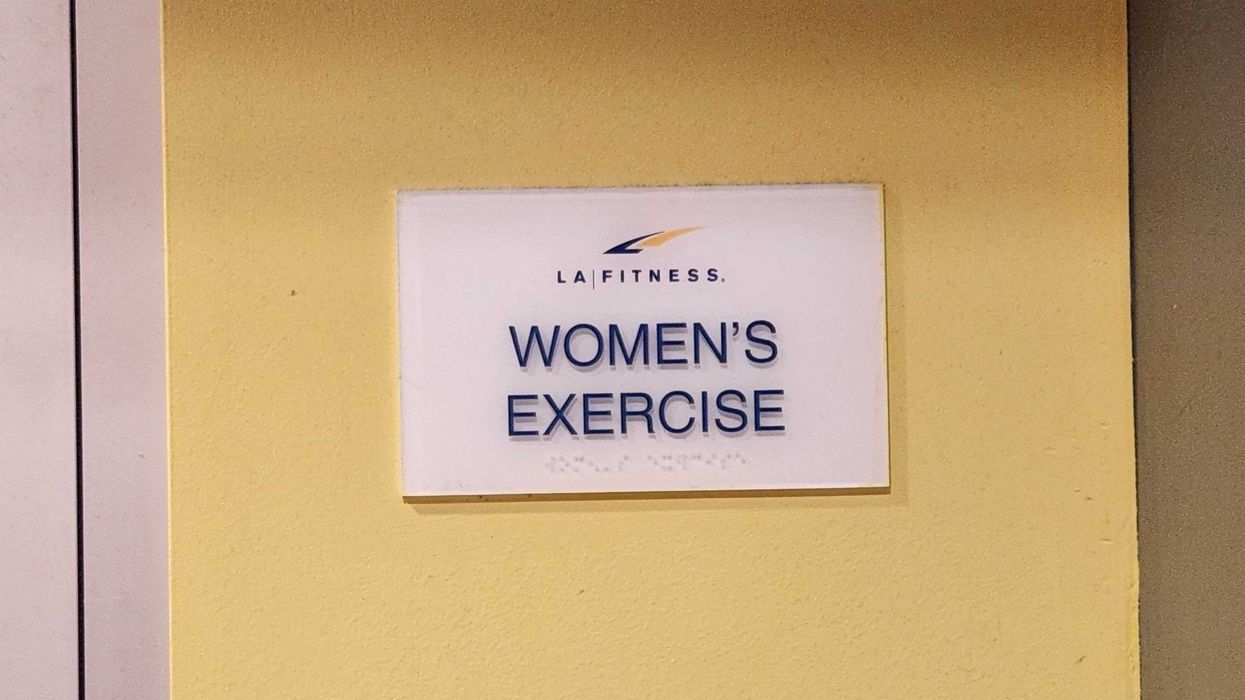 The women's exercise area of LA Fitness.