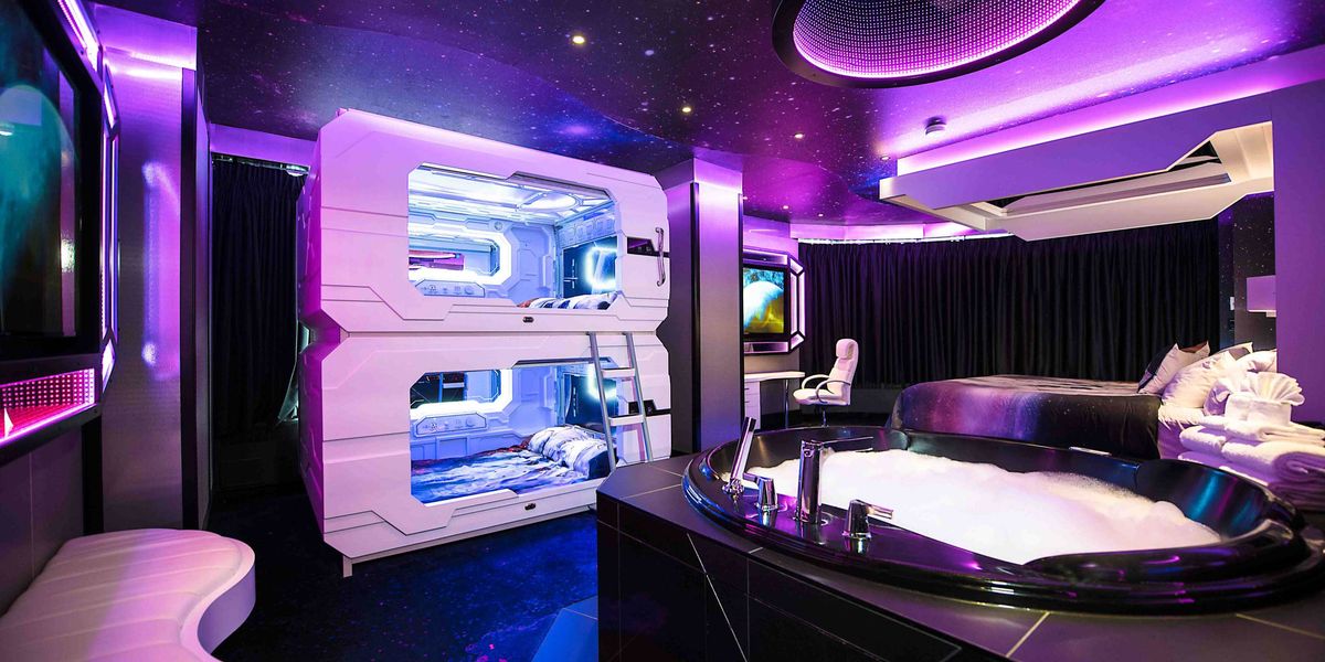 Themed Hotel In Edmonton Will Transport You To Outer Space Beyond Photos Narcity Themed Hotel In Edmonton Will Transport You To Outer Space Beyond Photos Narcity