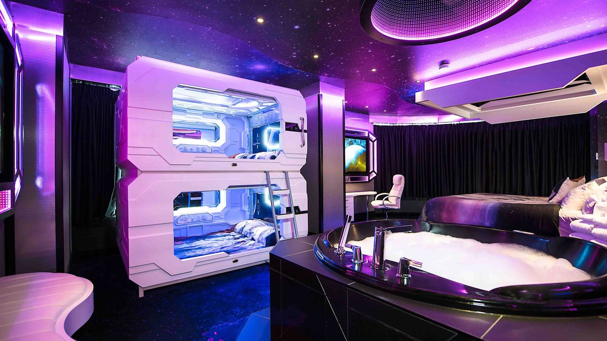 Themed Hotel In Edmonton Will Transport You To Outer Space Beyond Photos Narcity Themed Hotel In Edmonton Will Transport You To Outer Space Beyond Photos Narcity