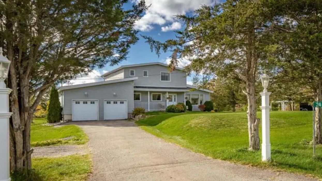 This $750K Ontario Home For Sale Has 18 Rooms & A Private Observatory In The Backyard