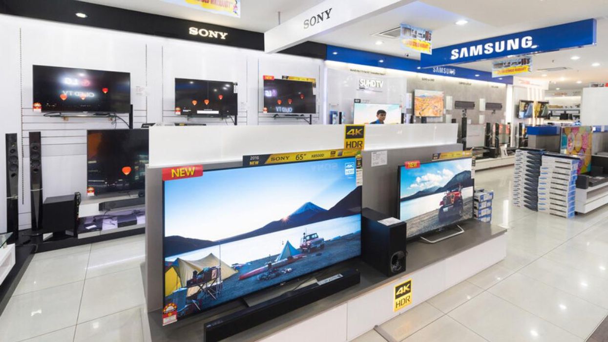 This Cyber Monday Deal From Telus Is Giving Away A Free TV To People In BC & Alberta