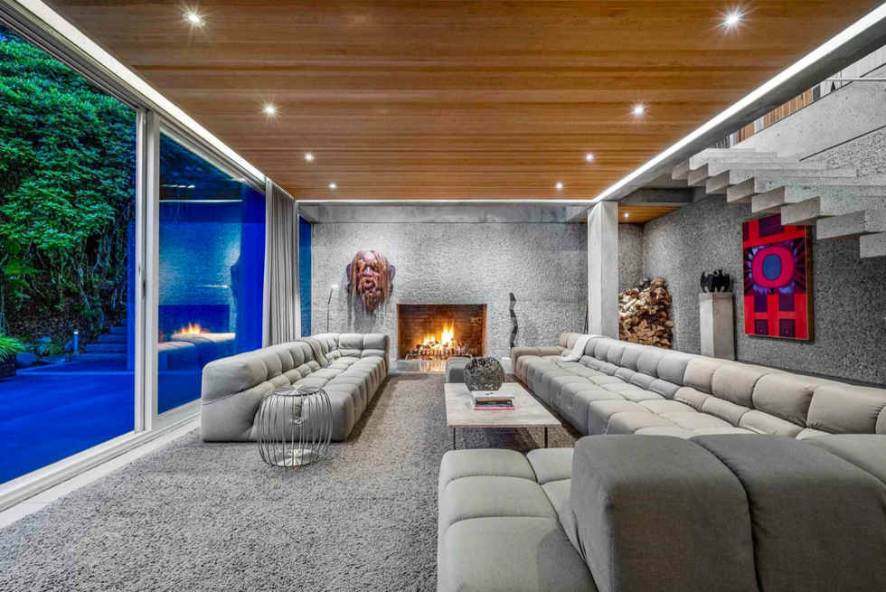 This Jaw-Dropping Home For Sale In West Vancouver Is Famous For Good Reason (PHOTOS)