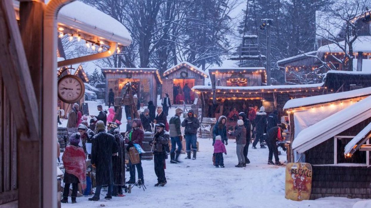 This Ontario Farm Is Getting A Candlelit Christkindl Market & It's Like Being In Germany