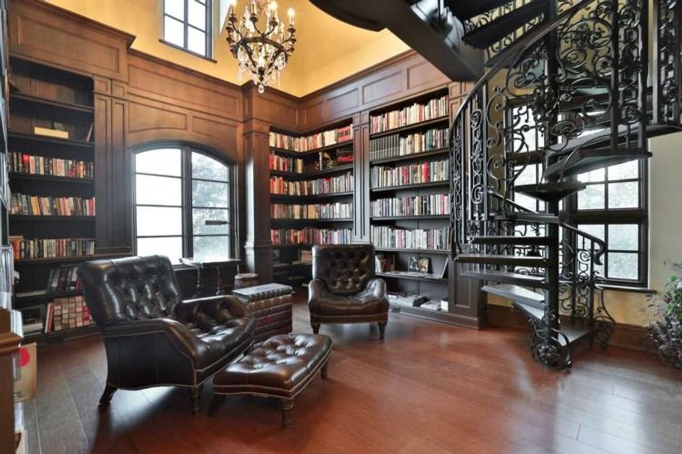 This Ontario Mansion For Sale Has An Epic Library With Major 'Beauty And The Beast' Vibes
