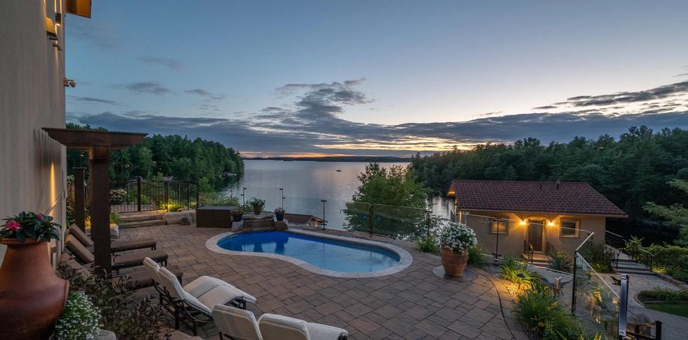This Ontario Resort For Sale Has 6 Villas & Is Like Living On The Mediterranean Sea