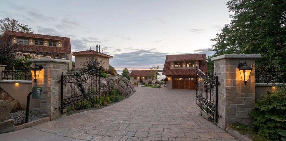 This Ontario Resort For Sale Has 6 Villas & Is Like Living On The Mediterranean Sea