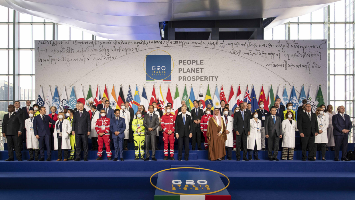 This Pic Of Justin Trudeau At The G20 Summit Is Like The Worst 'Where's Waldo' Game Ever