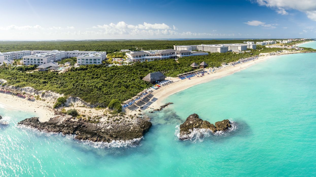 This pristine island paradise is reached by a stunning 45 km causeway over a turquoise sea