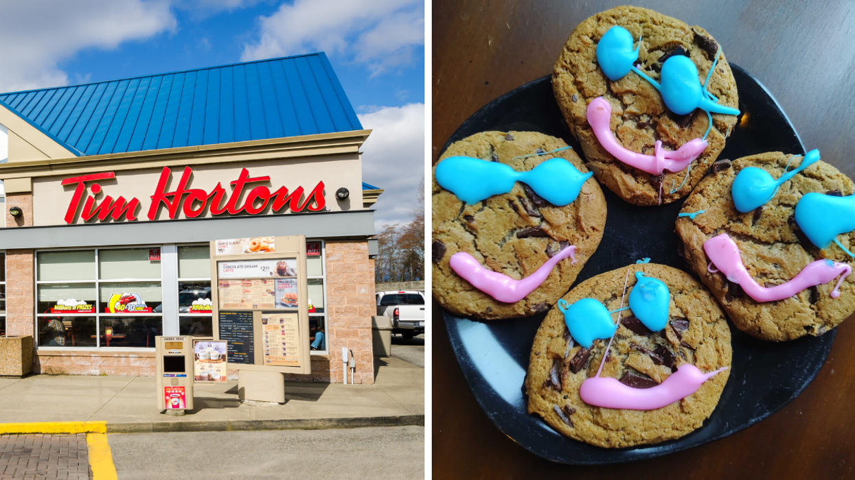 Tim Hortons. Droite : Biscuits Sourires.