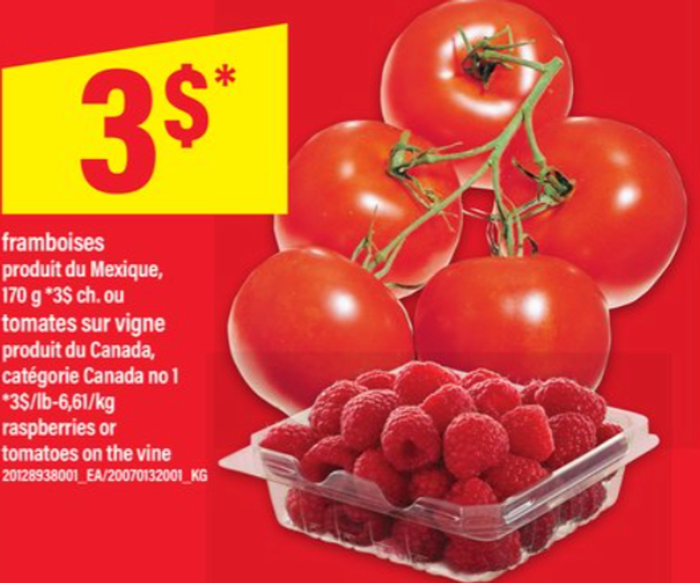 Tomates et framboises en rabais dans la circulaire du Maxi.