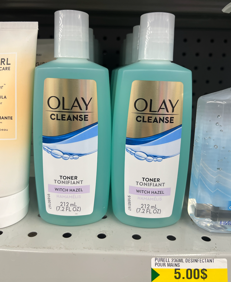 Tonifiant de marque Olay sur les tablettes au Dollarama.
