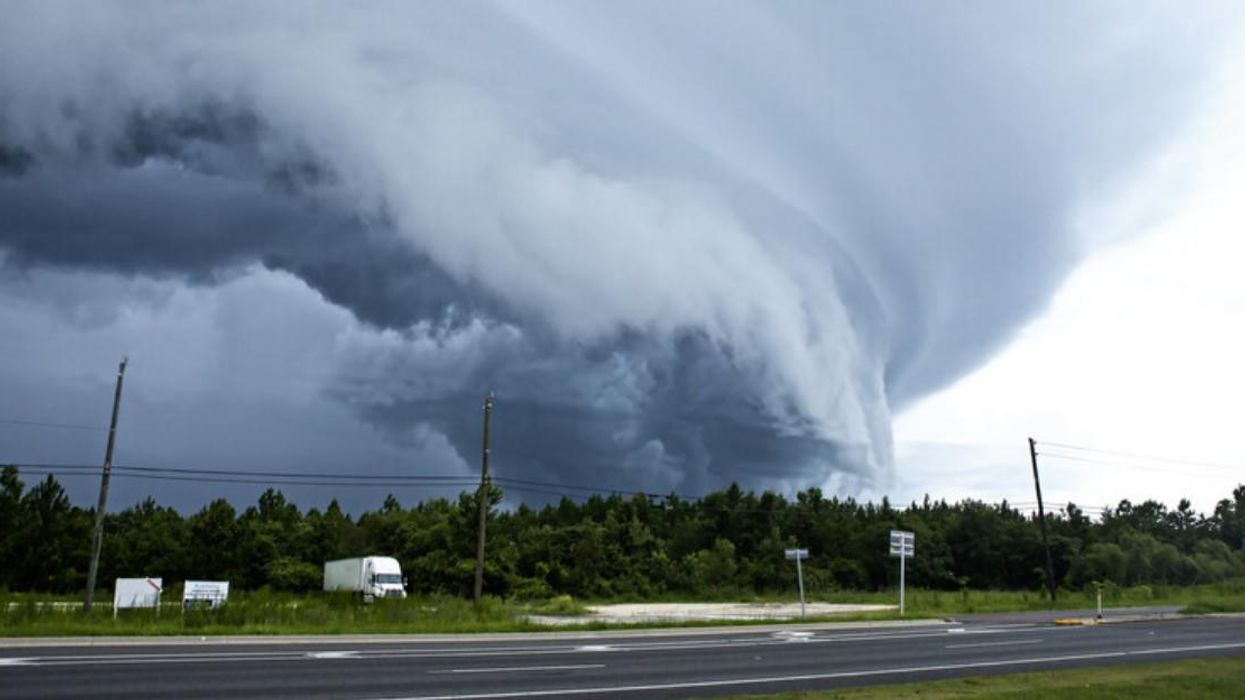 Tornado Warning In Ontario Has Been Issued & People Are Being Told To Take Cover Now