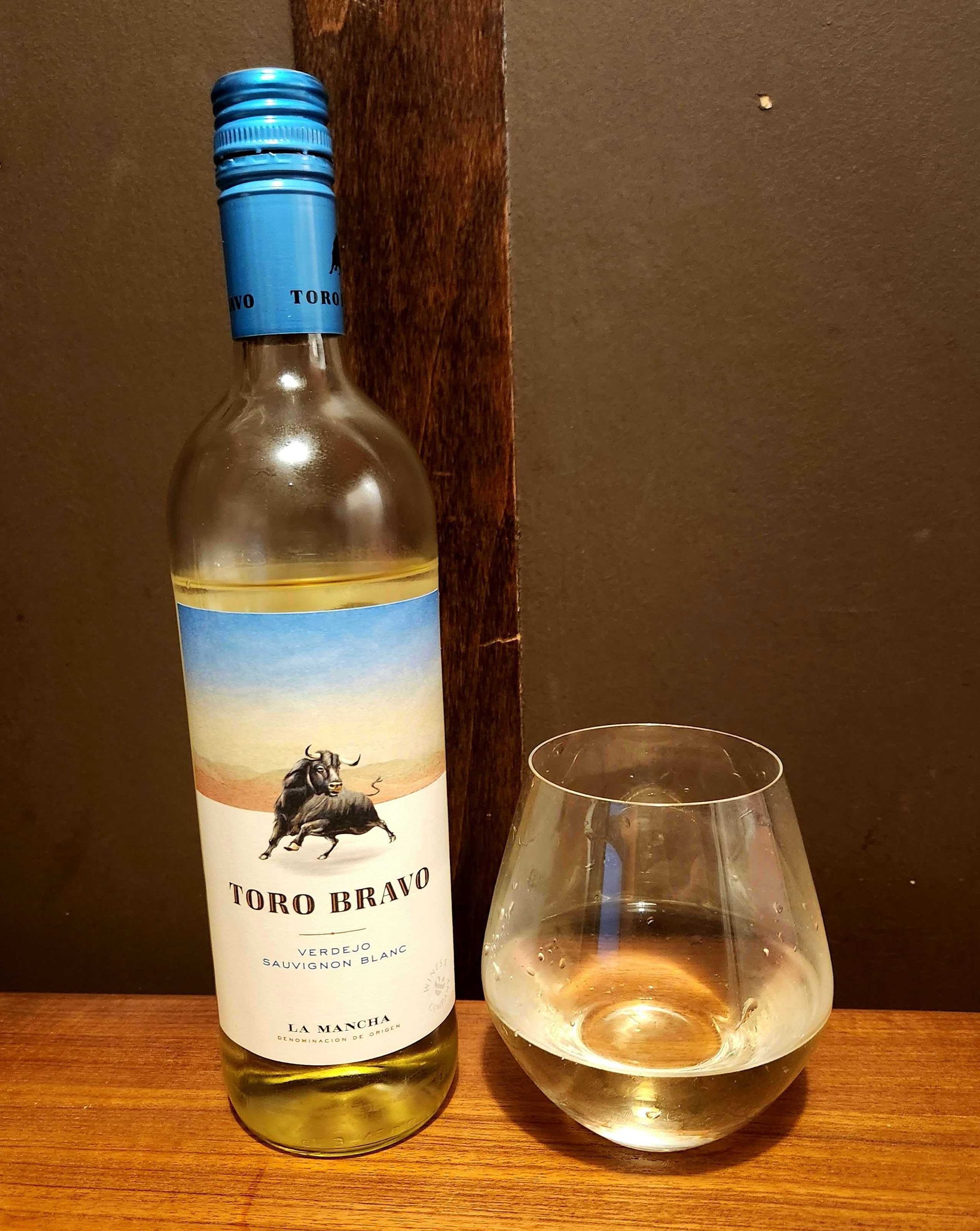 Toro Bravo Verdejo Sauvignon Blanc DO La Mancha from the LCBO.