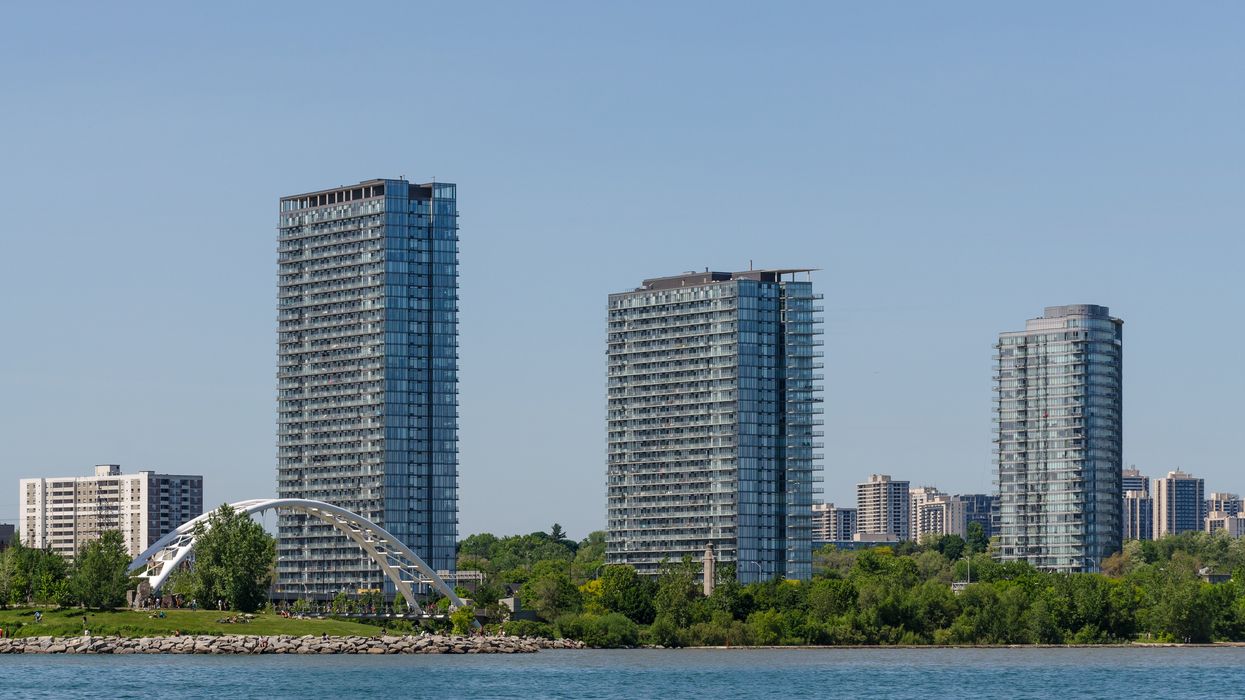 Toronto Apartments Giving Away Free Rent As People Flee The City