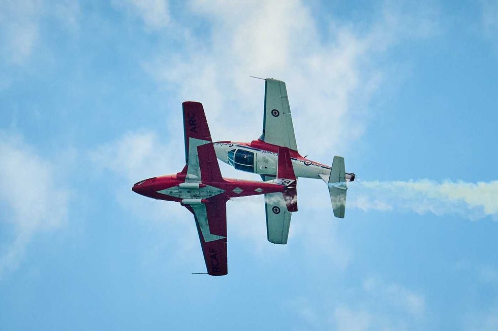 Toronto looks up for Snowbirds show