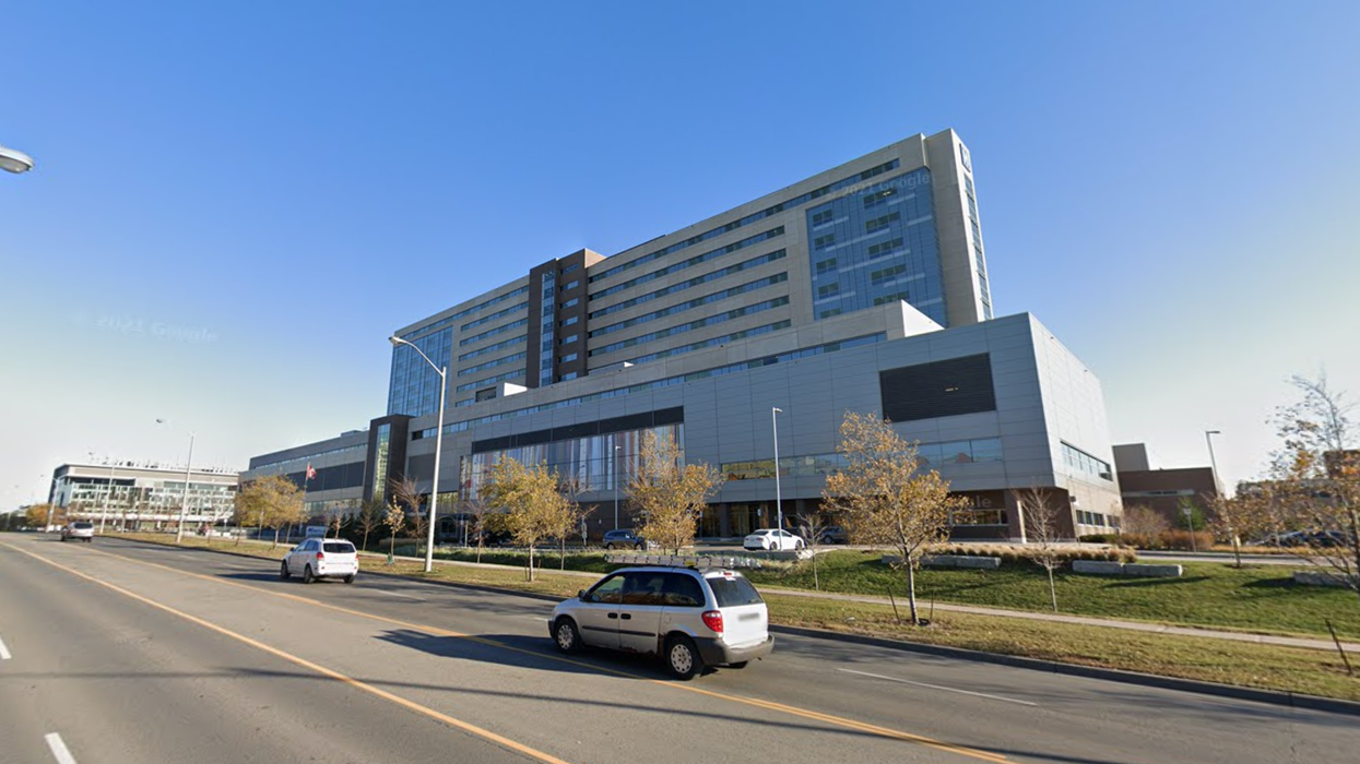 Toronto Neighbourhood COVID-19 Cases Are Hundred More Than Others