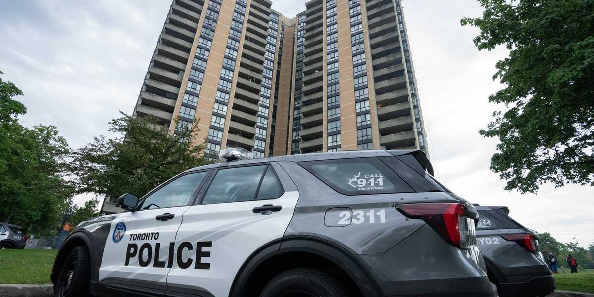 Toronto police officer shot in exchange of gunfire has died, chief confirms Toronto police officer shot in exchange of gunfire has died, chief confirms