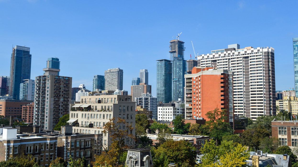 Toronto Rent Prices Are Getting Super Pricey & It's Much Cheaper To Live In These 3 Spots