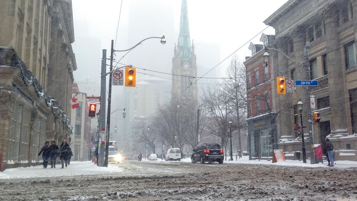 Toronto's Weather Forecast Calls For A Snowy, Rainy Mess This Christmas So Be Prepared