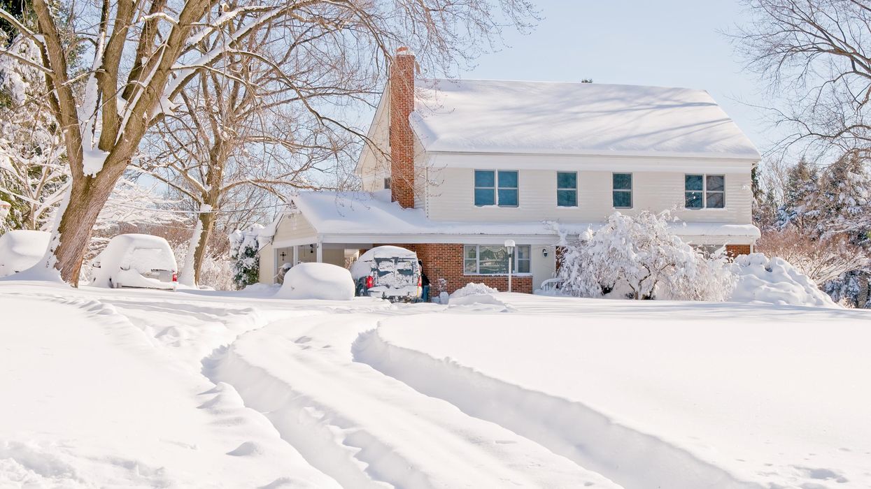 Toronto's Winter Forecast Is Here & The First Snowfall Is Expected To Happen This Month