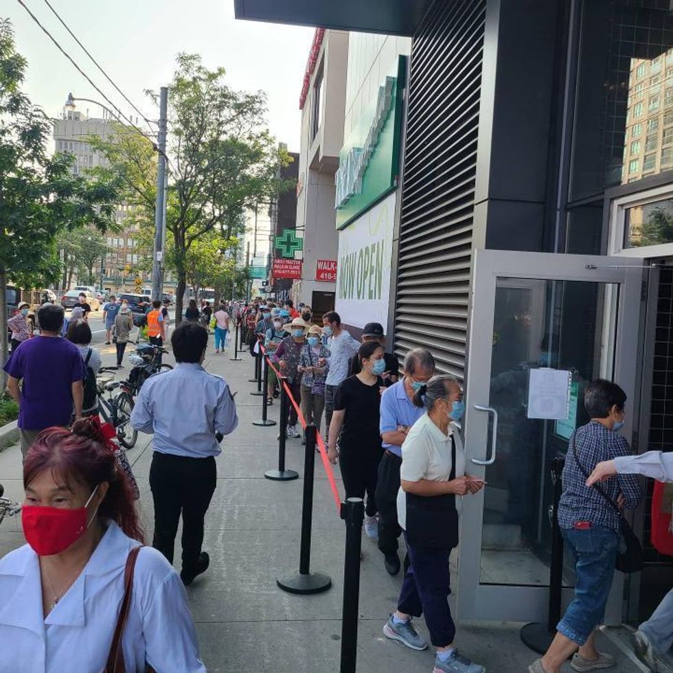 Toronto T&T Supermarket Opening Draws Massive Line