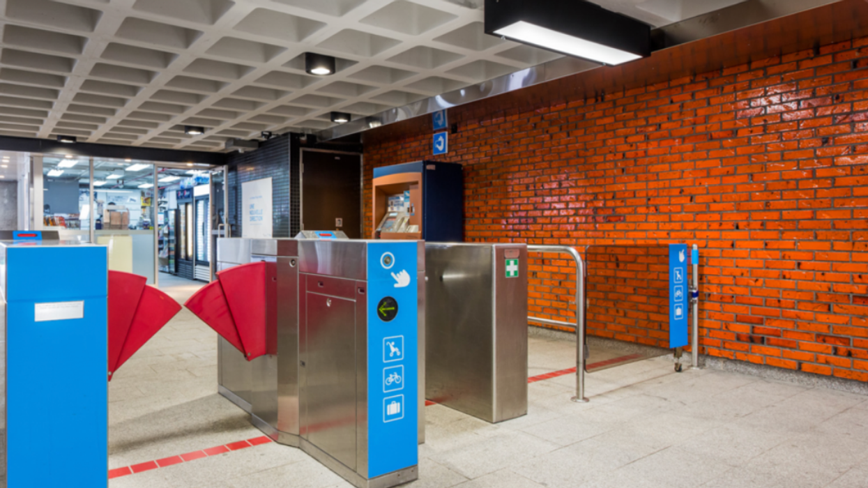 Tourniquets du métro de Montréal.