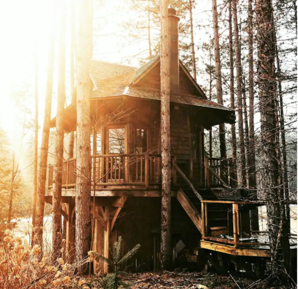 Treehouse On Private Isolated Forest.