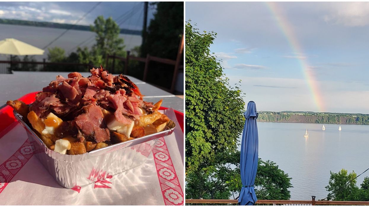 Tu peux manger de la poutine avec une belle vue au casse-croûte Neuville près de Québec