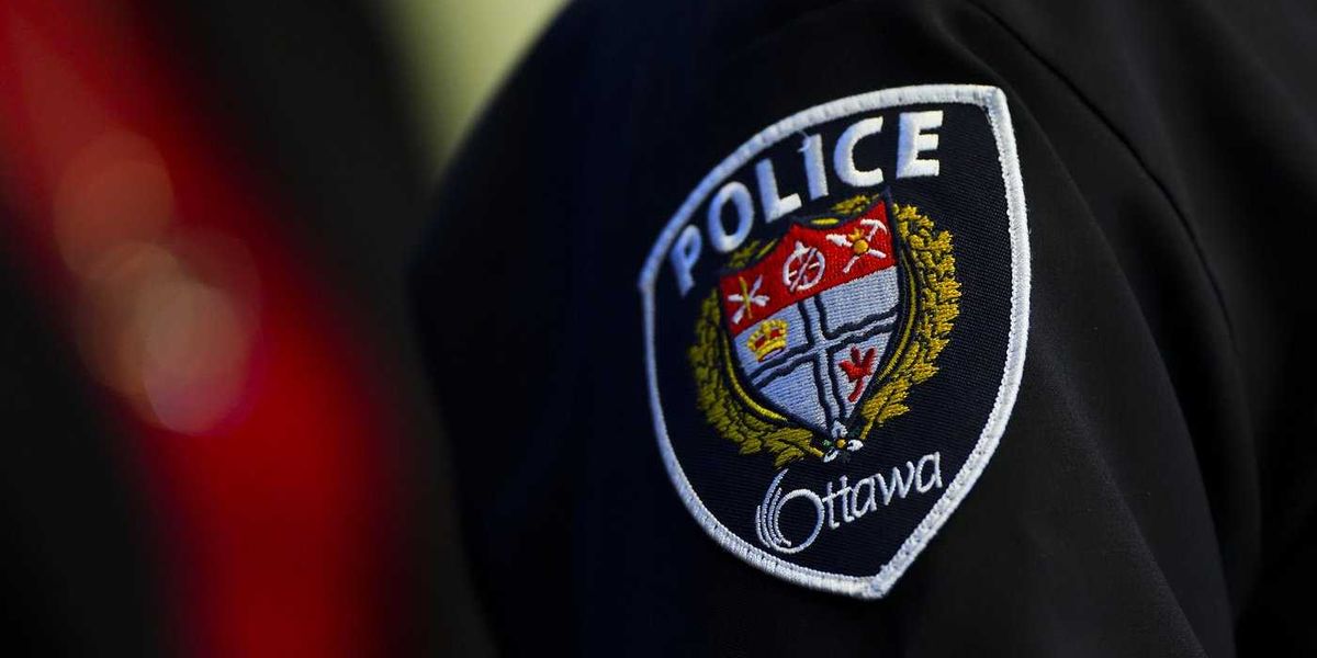 Ottawa police investigate murder-suicide after 2 boys found dead in home, dad in car Ottawa police investigate murder-suicide after 2 boys found dead in home, dad in car