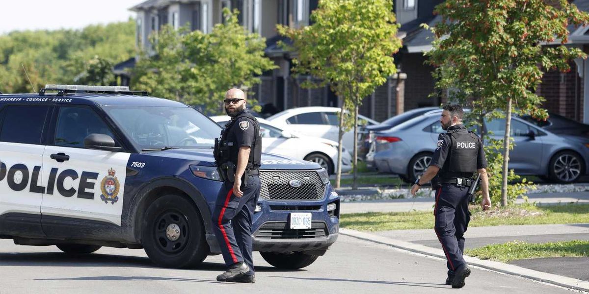 Ottawa police investigate murder-suicide after 2 boys found dead in home, dad in car Ottawa police investigate murder-suicide after 2 boys found dead in home, dad in car