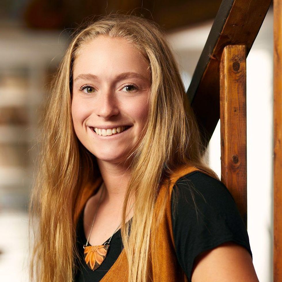 \u00c9lisabeth de L'amour est dans le pr\u00e9 11.