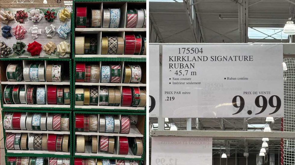 \u00c9talage de rubans d\u00e9coratifs de No\u00ebl au Costco. Droite : affiche de prix Costco pour les rouleaux de ruban d\u00e9coratif.