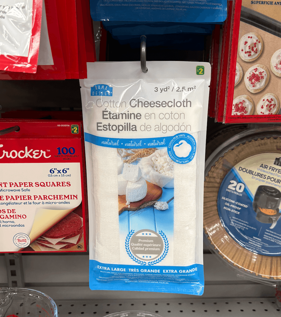 \u00c9tamine en coton sur les \u00e9tag\u00e8res du Dollarama.