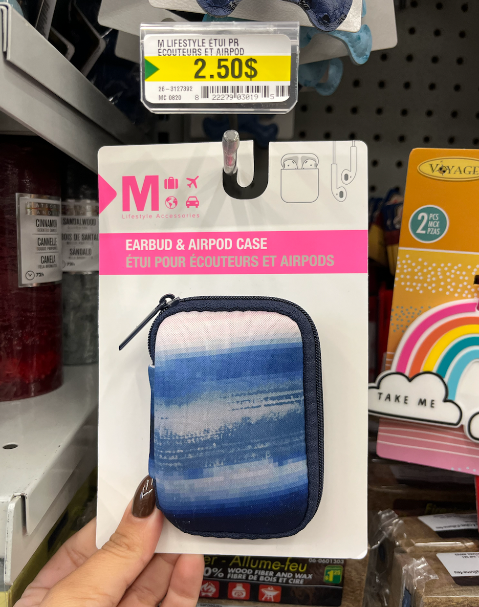 \u00c9tui pour \u00e9couteurs et Airpods de plusieurs teintes de bleu.