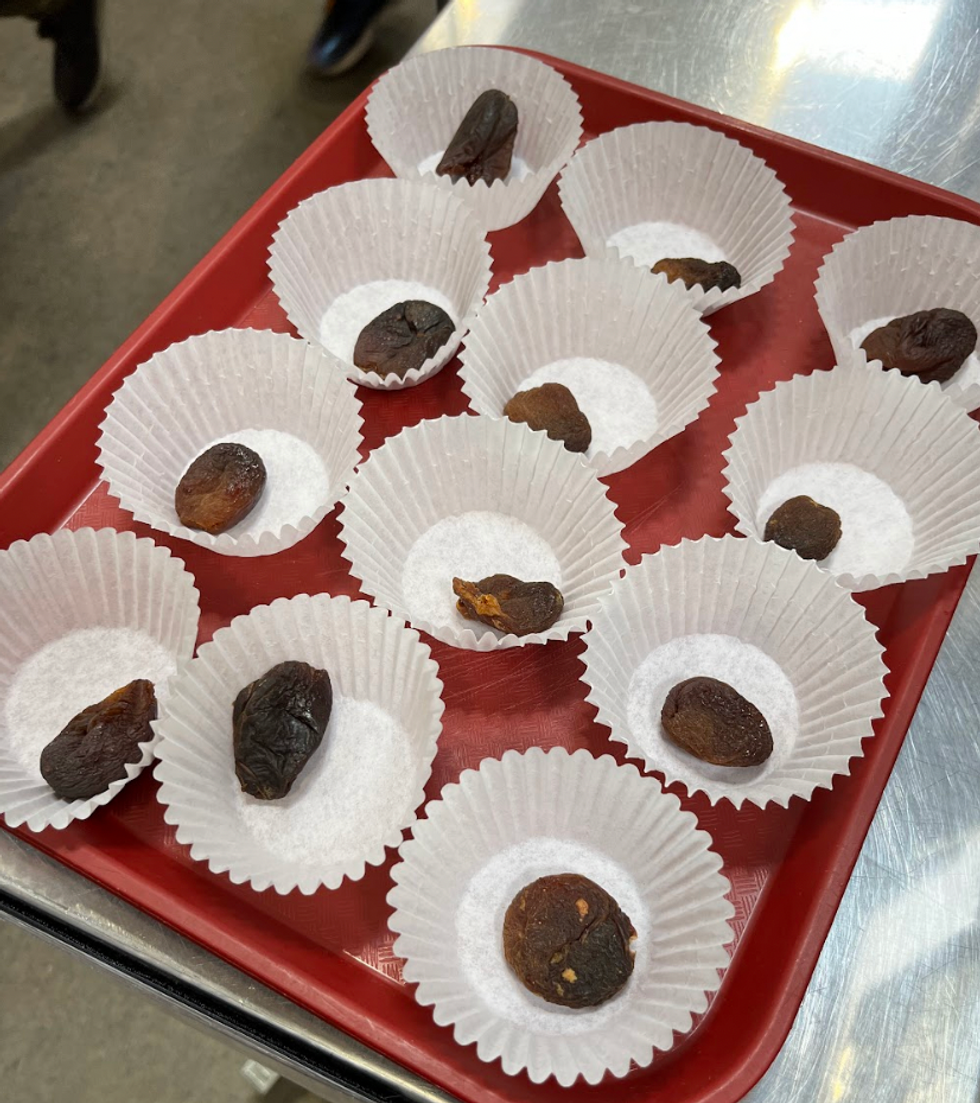 \u200bAbricots s\u00e9ch\u00e9s Sunny Fruit en d\u00e9gustation chez Costco.