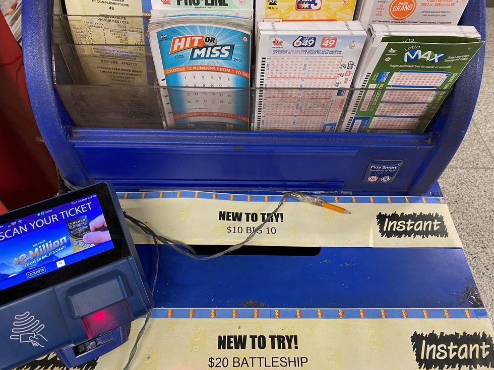 \u200bAn OLG lotto booth