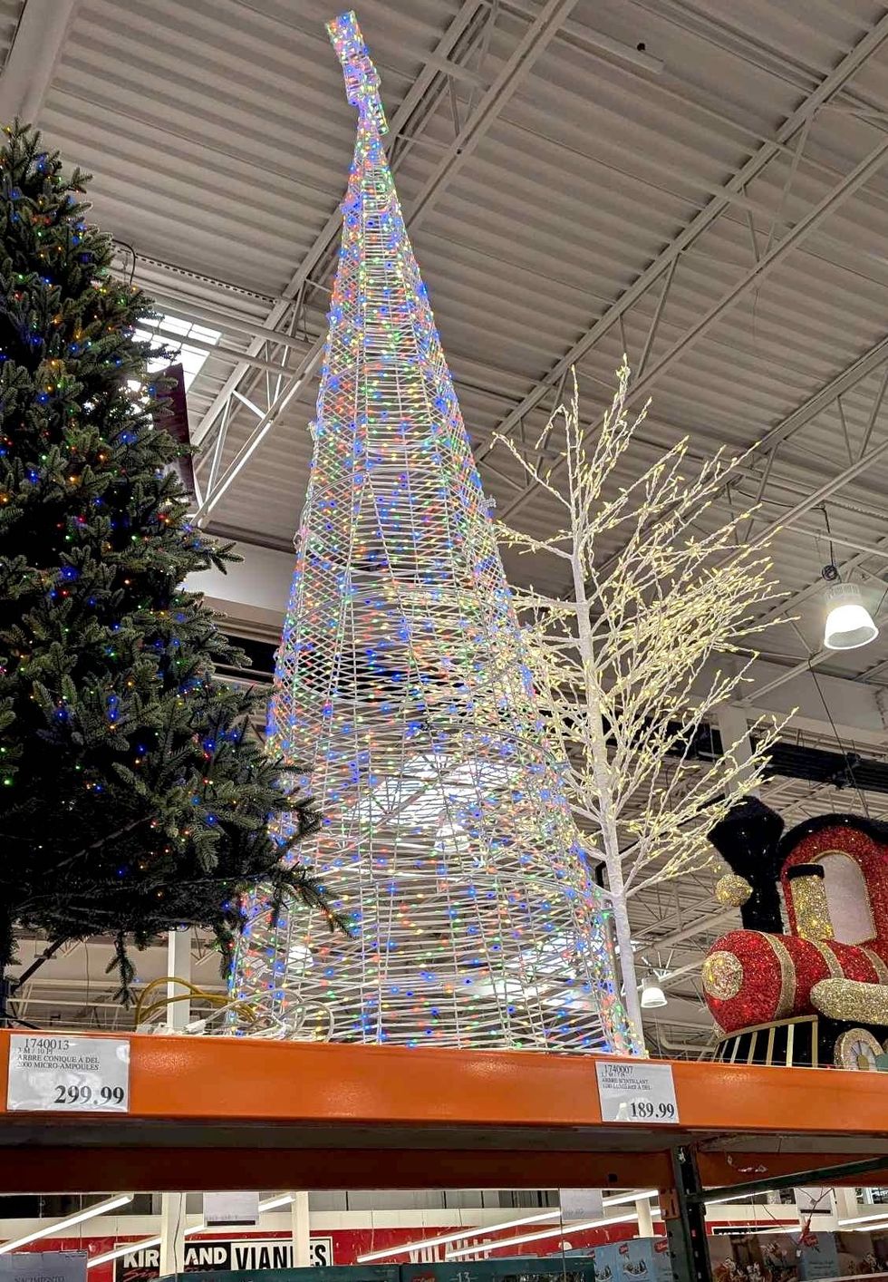 \u200bArbre scintillant vendu au Costco.
