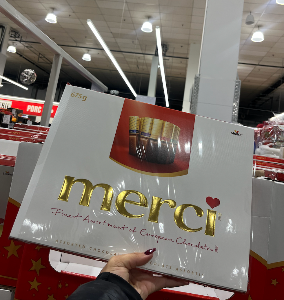 \u200bAssortiment de chocolats de 675 grammes \u00ab Merci \u00bb.