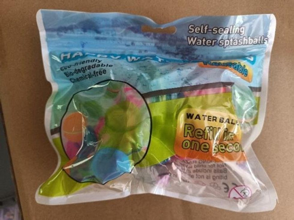 \u200bBallons d\u2019eau magn\u00e9tiques r\u00e9utilisables sans latex.