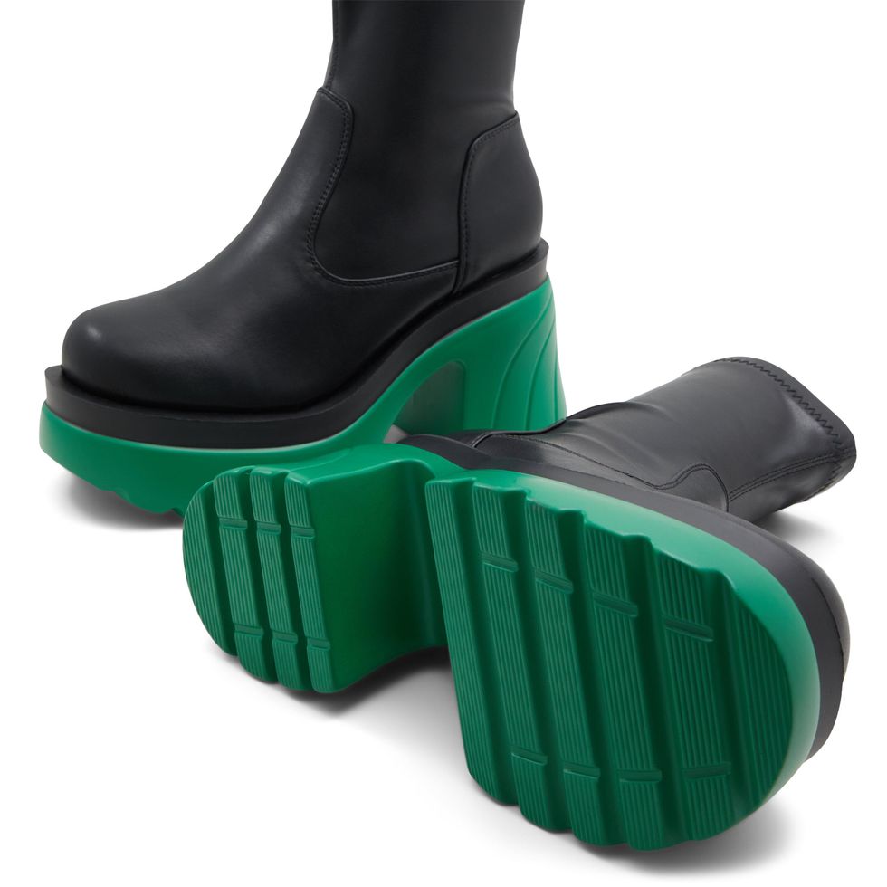 \u200bBottes en rabais chez Spring.