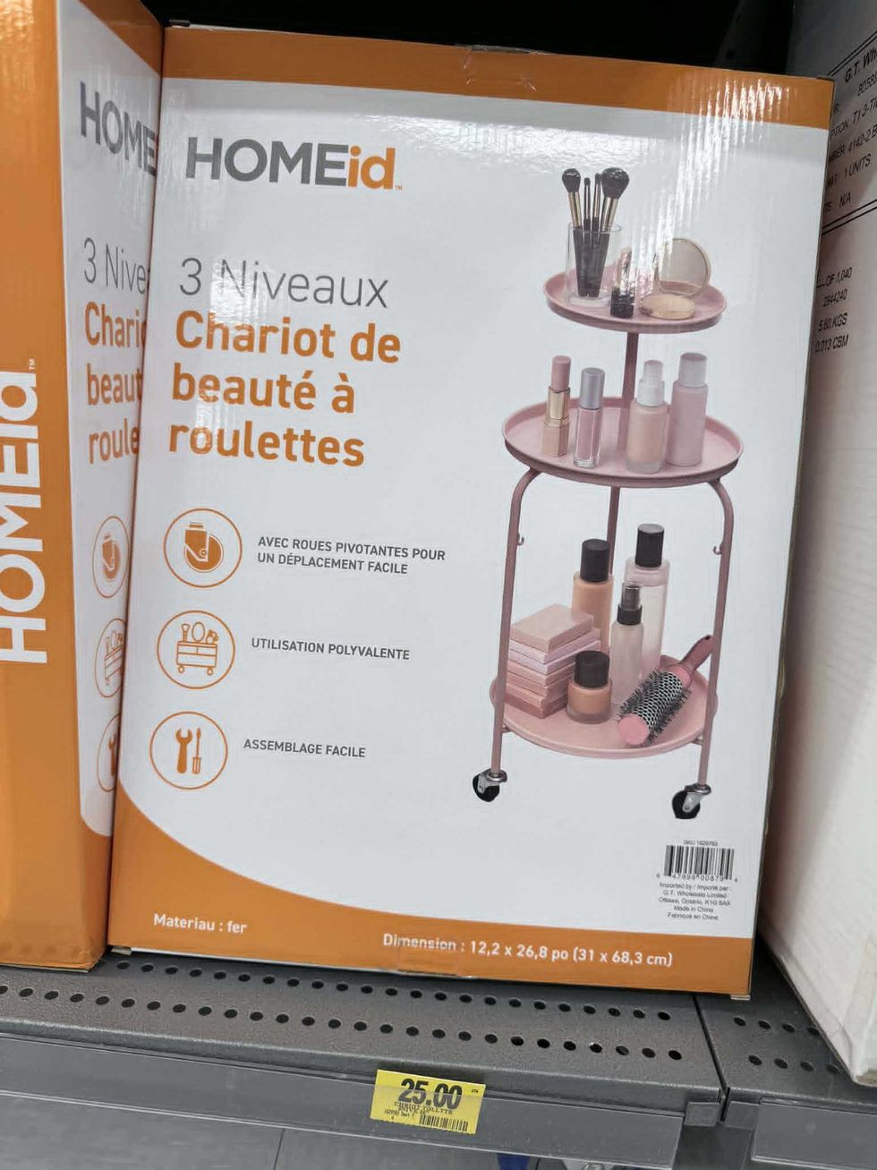 \u200bChariot de rangement \u00e0 trois niveaux sur roulettes en vente au Tigre G\u00e9ant pour 25 $.