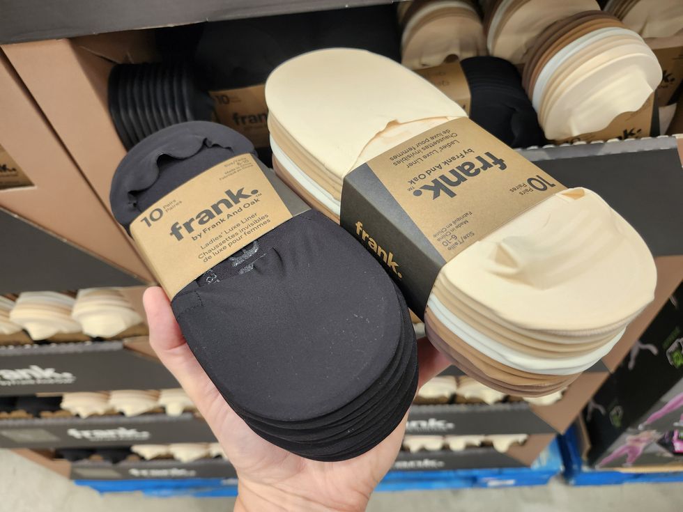 \u200bChaussettes invisibles de la marque Frank and Oak.